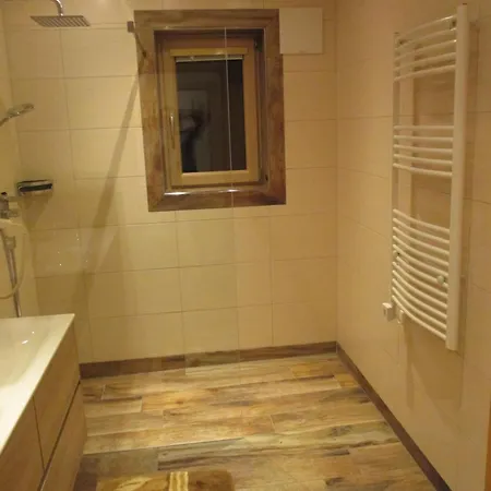 Apartament Goldmann, Haus *