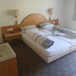 Goldmann, Haus Apartament